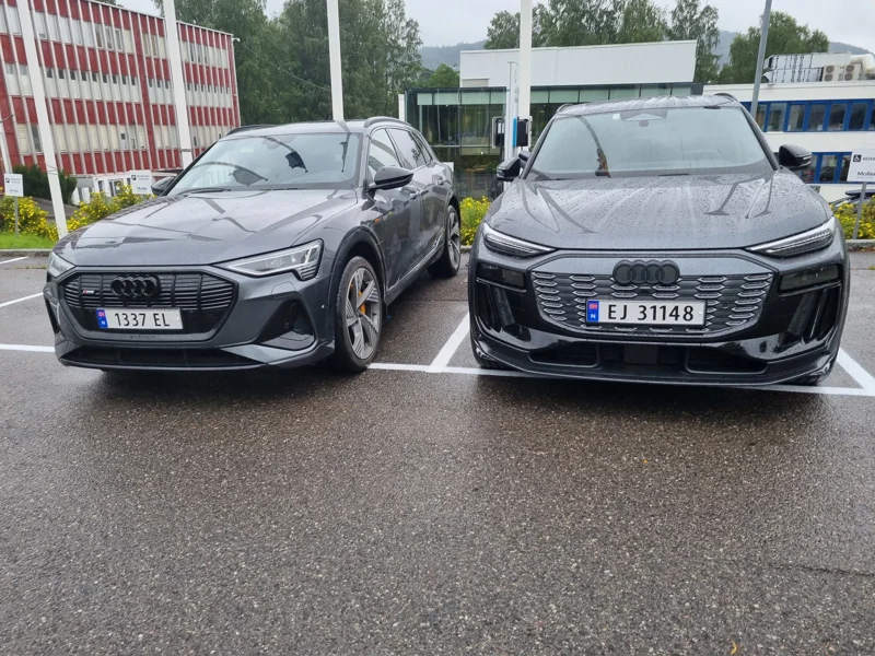 Bilen sammenlignet med Audi SQ6 e-tron også i Daytona Gray