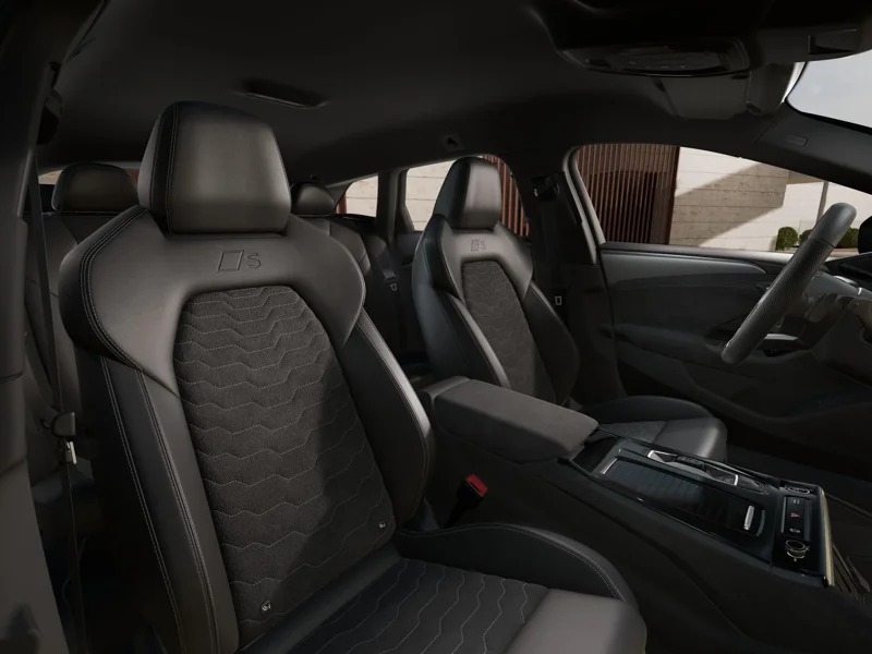 S-line Sport Seats with black dynamica & leather