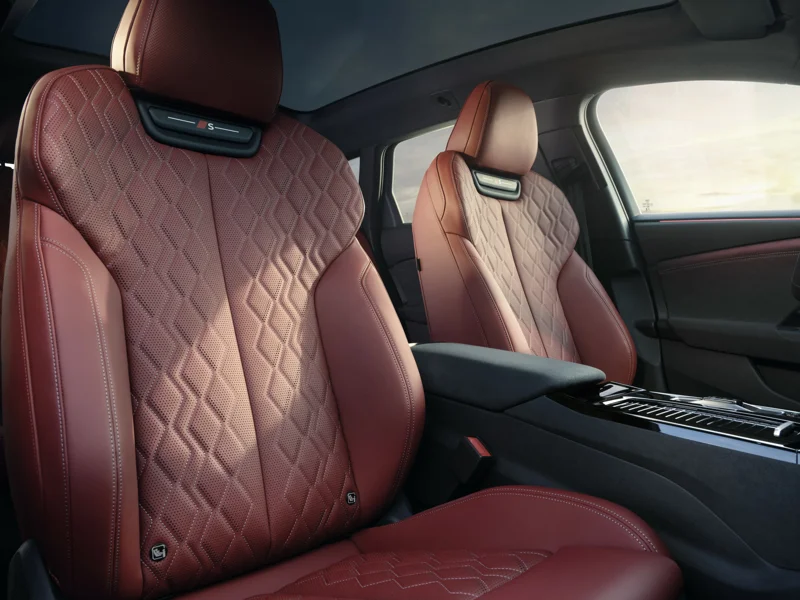 Sport Seats Plus with black ventilated leather