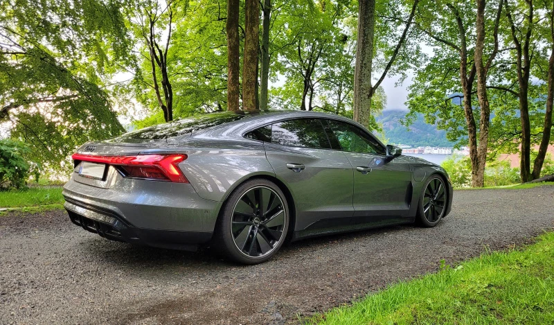 Audi e-tron GT with Ghost Links Audi e-tron GT with Ghost Links