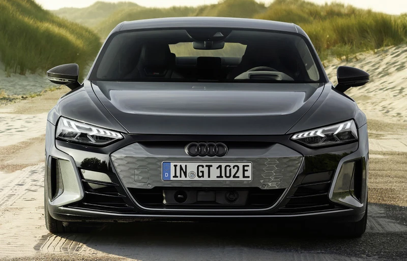 Carbon optics with body color single frame grill Carbon optics with body color single frame grill