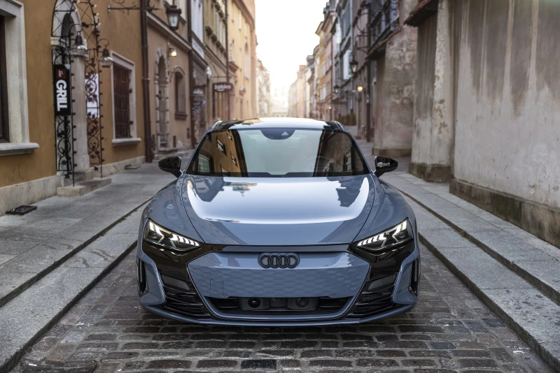Black optics plus with body color single frame grill by Auditography Black optics plus with body color single frame grill by Auditography