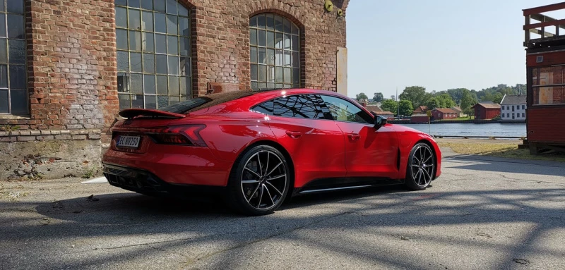 Tangorød Audi e-tron GT Tangorød Audi e-tron GT