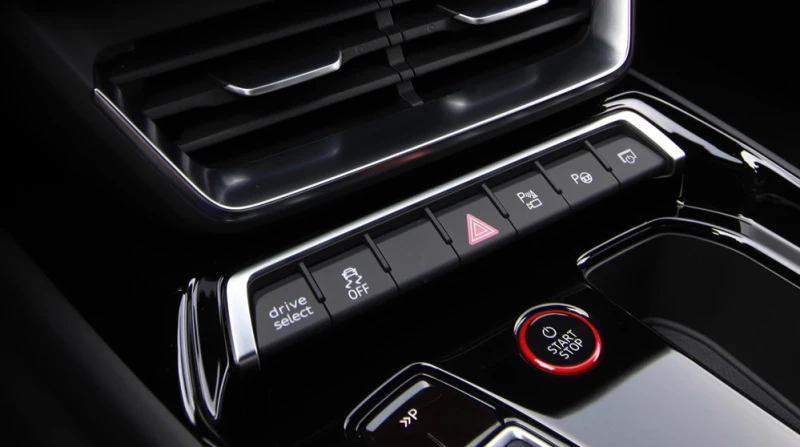 Drive Select er tilgjengelig som separate knapper og fra MMI