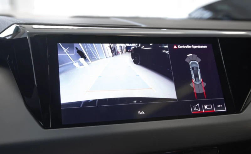 Parking system plus med sensorer bak og foran