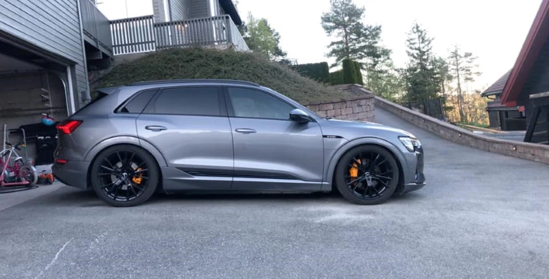 Lowered e-tron with 3 cm