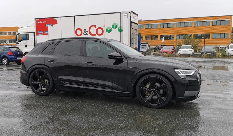 Lowered e-tron with 3 cm