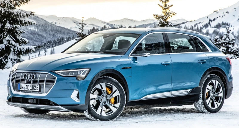 Audi e-tron 55 in Antigua Blue with contrast color