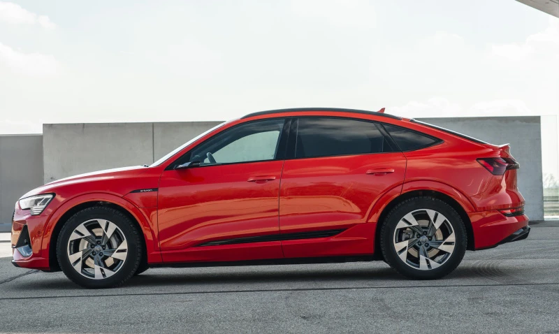 Audi e-tron 55 S-line Sportback in Catalunya Red with black optics