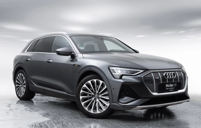 Audi e-tron 55 Sportback in Daytona Grey