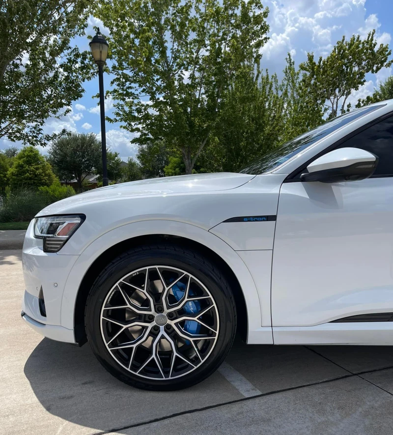 22 x 10.5 Vossen HF2 22 x 10.5 Vossen HF2