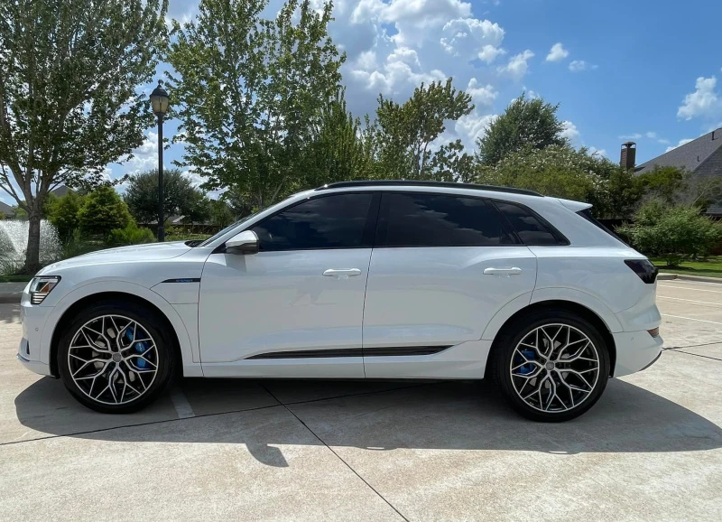 22 x 10.5 Vossen HF2 22 x 10.5 Vossen HF2