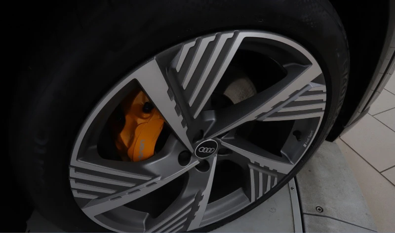 22 inch x 9.5J '5-spoke structured'