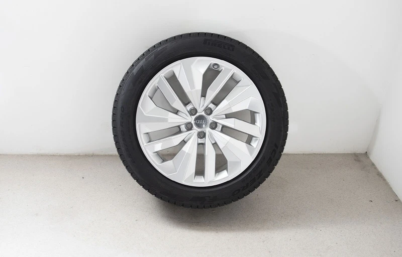 20-inch 10J 5V design wheels for e-tron S