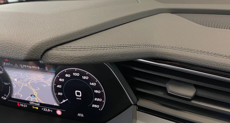 Standard Dashboard med syntetisk lær