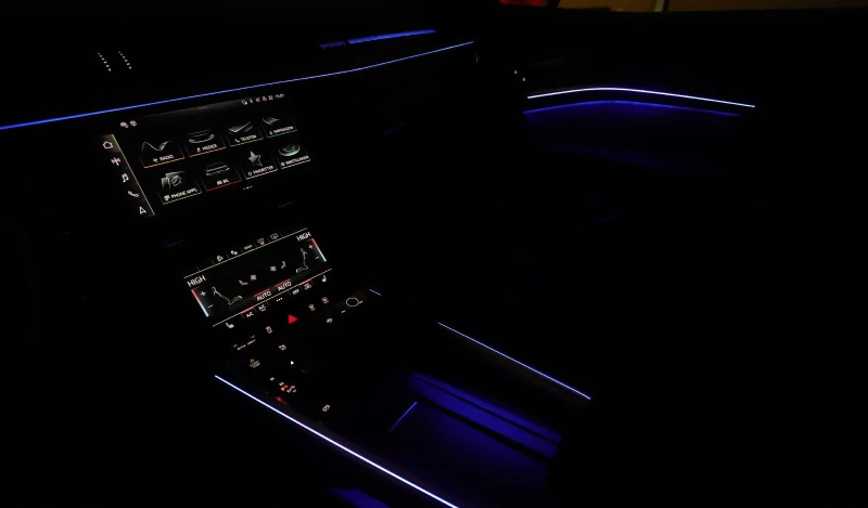 Flerfarget omgivelseslys