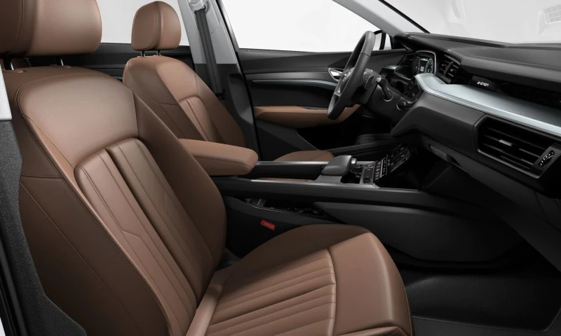 Standardseter i brunt skinn