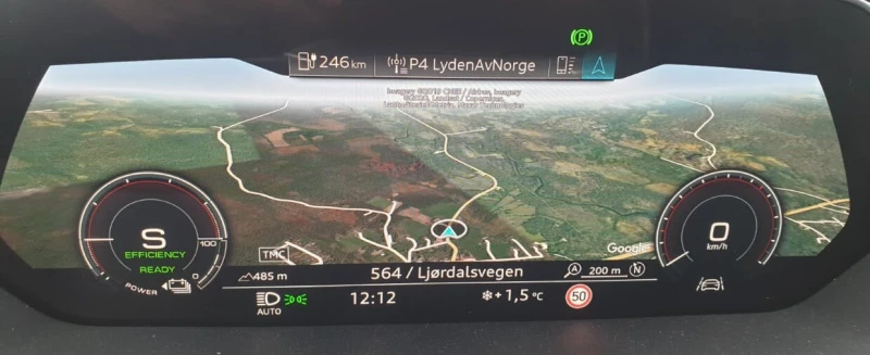 Virtual Cockpit sportsmodus infotainmentvisning - Navigering med Google maps Virtual Cockpit sportsmodus infotainmentvisning - Navigering med Google maps