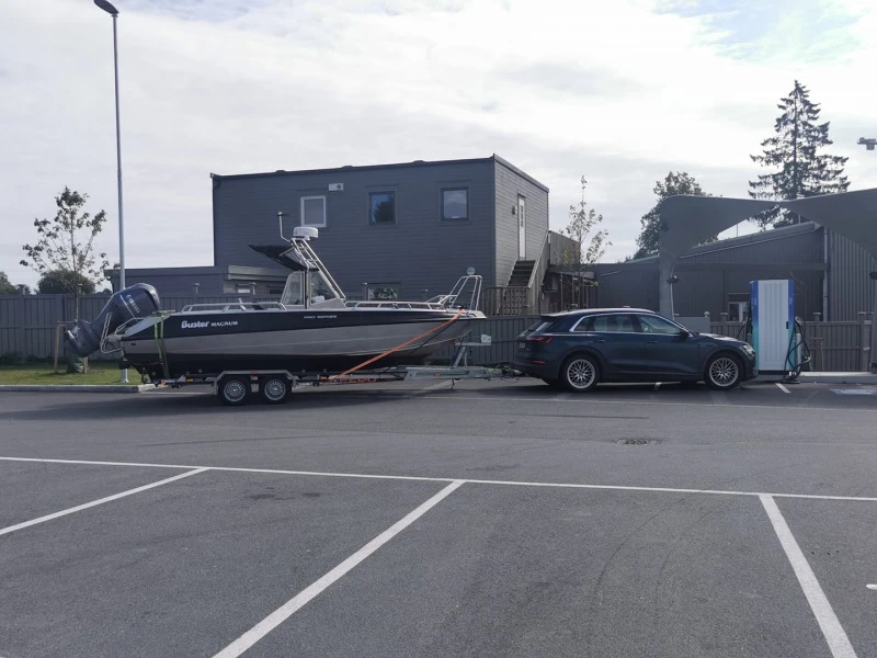 1800 kg henger med båt 1800 kg henger med båt