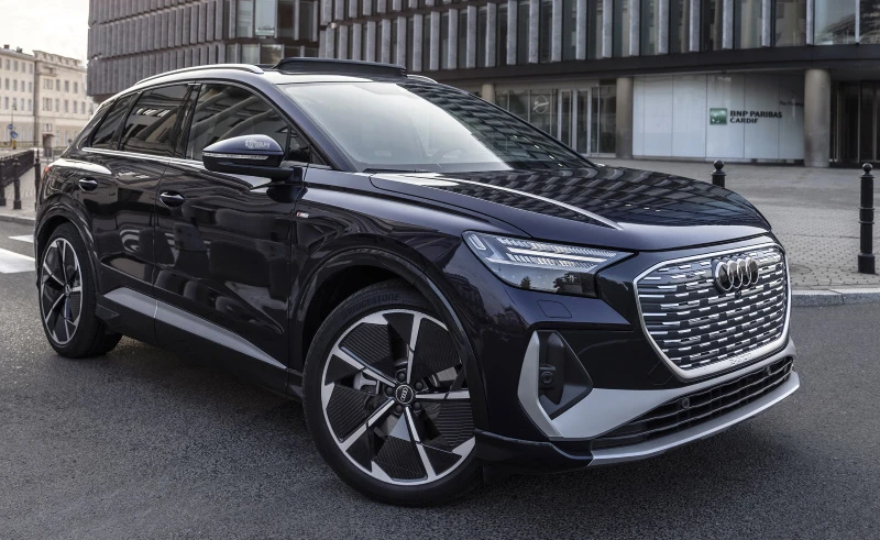 Audi Q4 50 e-tron in Aurora Violett S-line exterior by Auditography