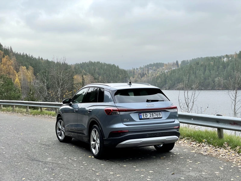 Audi Q4 50 e-tron quattro in geyser blue metallic with contrast color