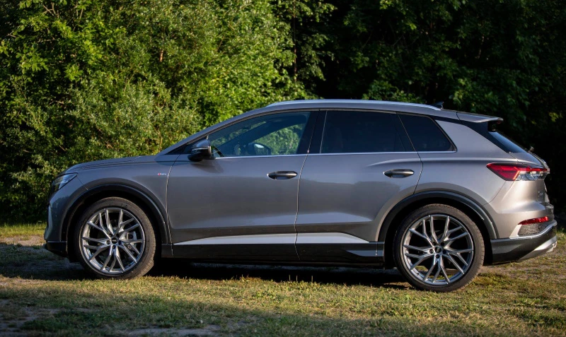 Audi Q4 50 e-tron quattro in typhoon grey metallic with shadow optics and contrast color
