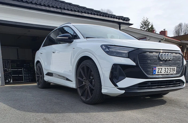 22 Blaque Diamond BD 11 ET 15 with 265/35 -22 