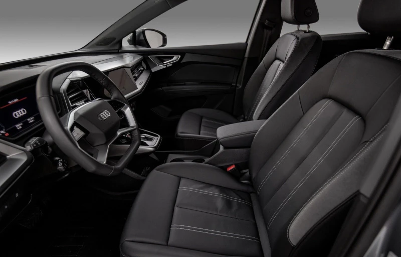 Standard seter med mono.pur 550 sort skinn (A0) fra interiørdesignpakke 1