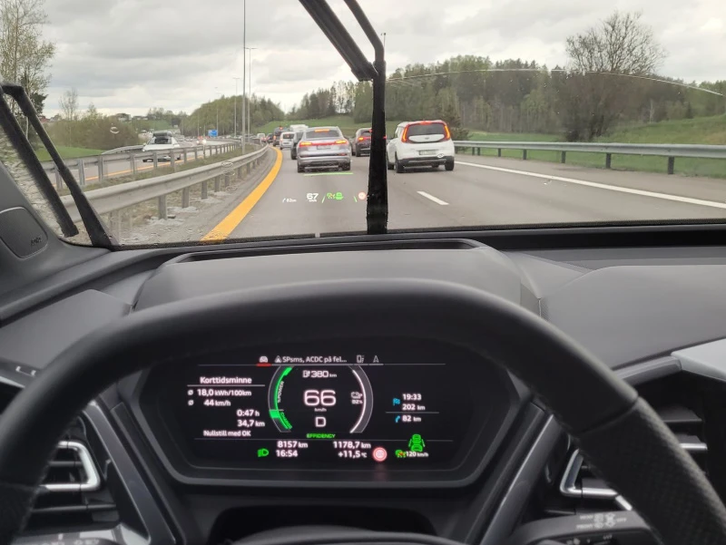 Head-up display med avstandslinje