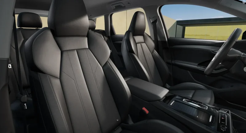 Sport seats with black leather