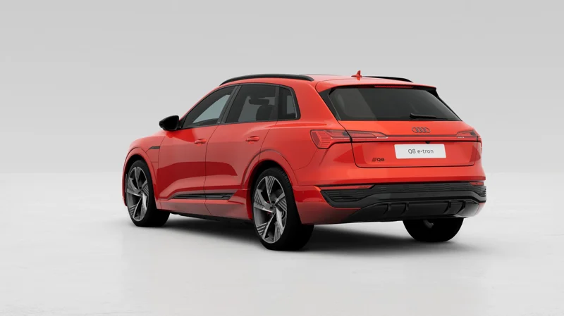 Audi Q8 e-tron S-line i soneirarød med sort optikk