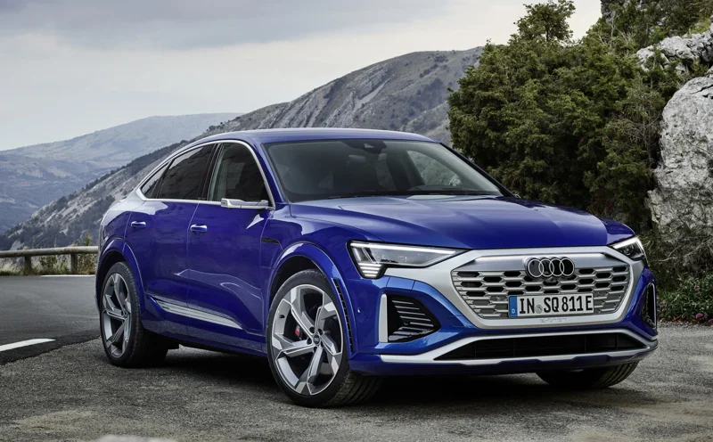 Audi e-tron 55 in Galaxy Blue