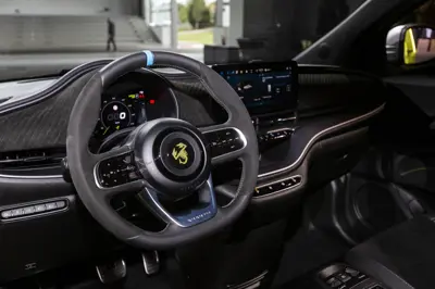 Abarth 500e - Gallery Image