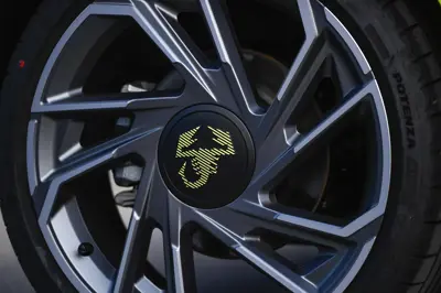 Abarth 500e - Gallery Image