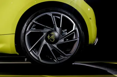 Abarth 500e - Gallery Image