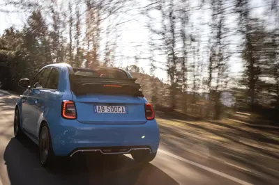 Abarth 500e Cabrio - Gallery Image