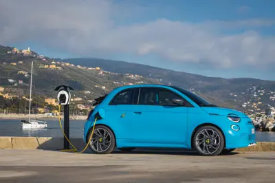 Abarth 500e Cabrio - Gallery Image