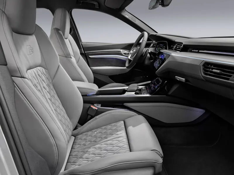 e-tron — frontseats 1