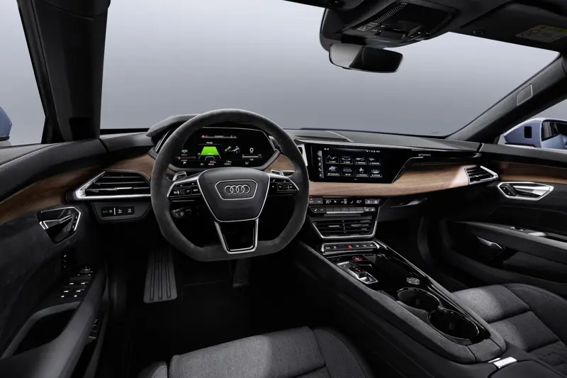 e-tron GT — screens 1