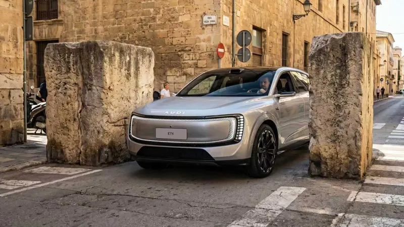AUDI E7X