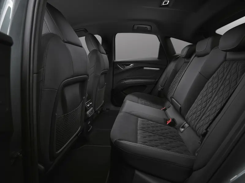 Audi Q4 Sportback e-tron bakseter MY2027