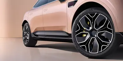 AVATR 11 AWD EV - Gallery Image