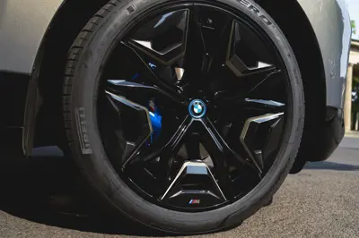 BMW iX M60