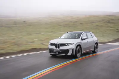 BMW iX3 30L - Gallery Image