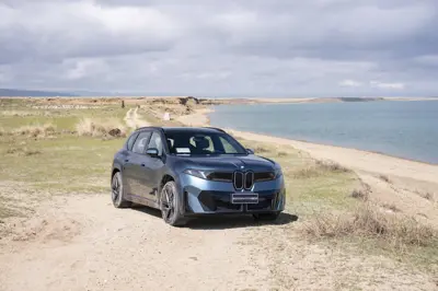 BMW iX3 30L - Gallery Image