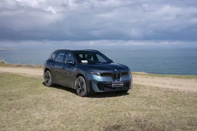 BMW iX3 30L - Gallery Image
