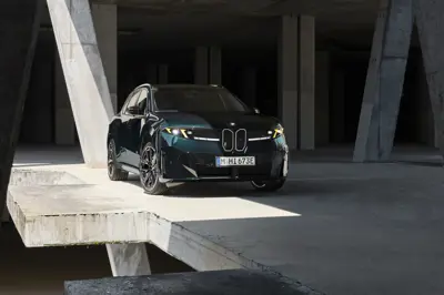 BMW iX3 M60 xDrive - Gallery Image