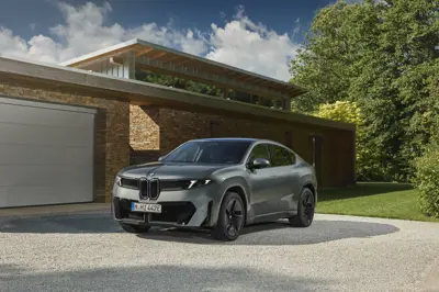 BMW iX4 40 xDrive - Gallery Image