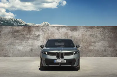 BMW iX4 40 xDrive - Gallery Image