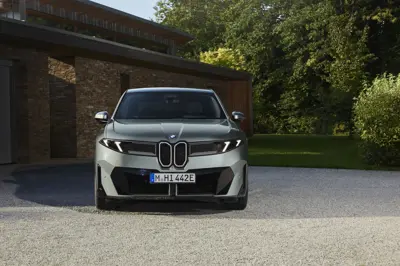 BMW iX4 40 xDrive - Gallery Image